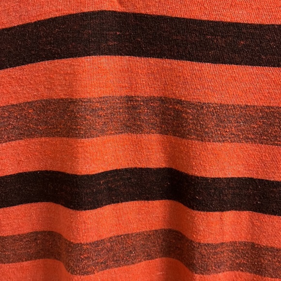On The Byas Medium T Shirt Orange and Black Striped - Picture 3 of 4